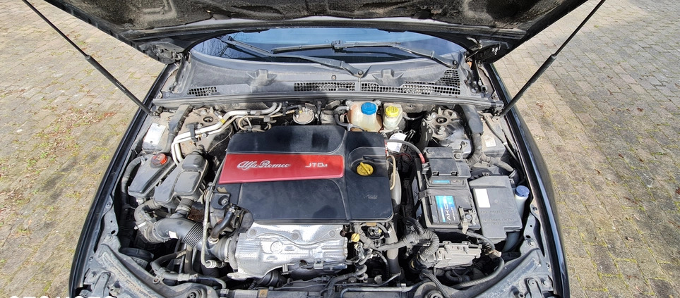Alfa Romeo 159 cena 17000 przebieg: 242117, rok produkcji 2009 z Poznań małe 211